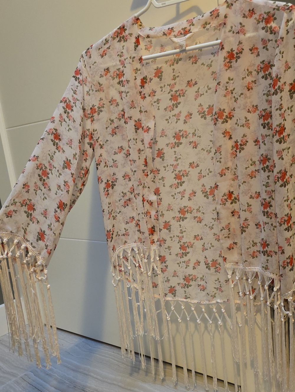 GUESS Women's Fringe Floral Cape (Cardigan)